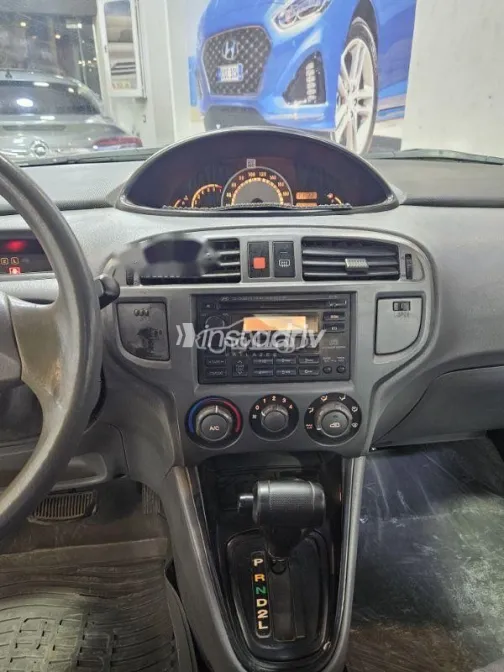 هيونداي ماتريكس 2008 فضي مستعملة للبيع - 4