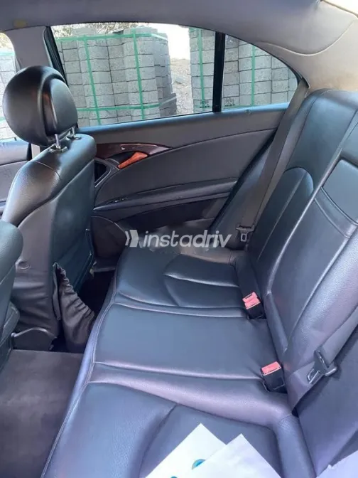 مرسيدس E 200 2006 أسود مستعملة للبيع - 1