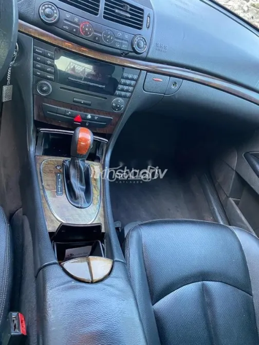 مرسيدس E 200 2006 أسود مستعملة للبيع - 3