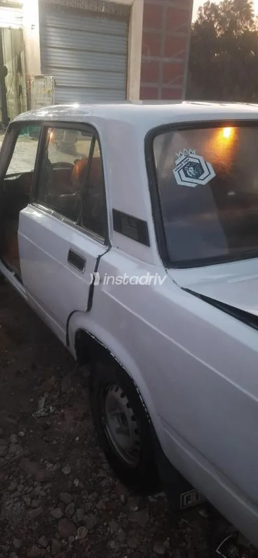 لادا 2105 1995 أبيض مستعملة للبيع - 4