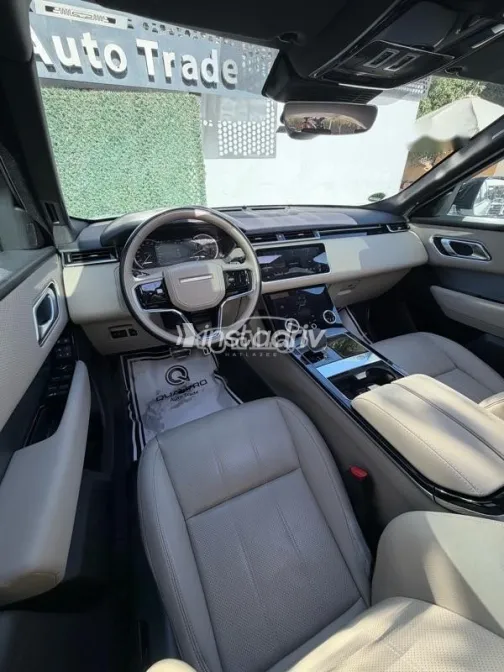 Land Rover Velar 2023 White Used for Sale - 3