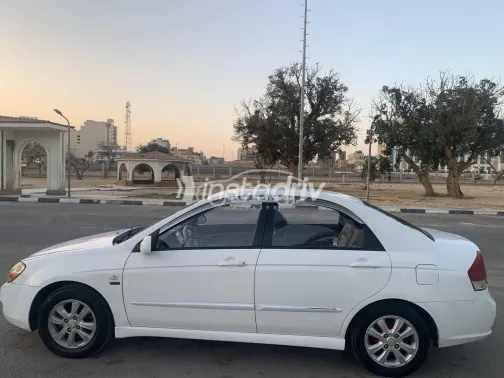 كيا سيراتو 2008 أبيض مستعملة للبيع - 2