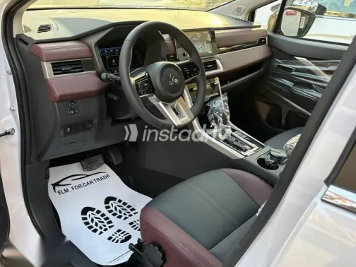 ميتسوبيشي اكسباندر 2026 أبيض جديدة للبيع - 5