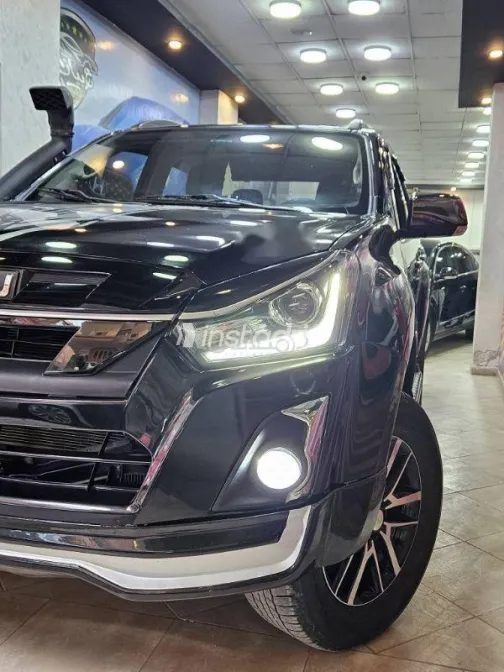 Isuzu D max 2023 Black Used for Sale - 4