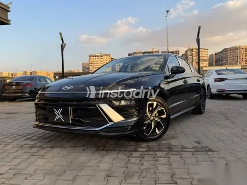هيونداي سوناتا 2025 أسود جديدة للبيع - 1