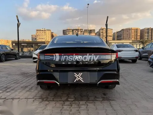 هيونداي سوناتا 2025 أسود جديدة للبيع - 3