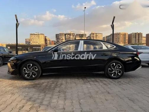 هيونداي سوناتا 2025 أسود جديدة للبيع - 5