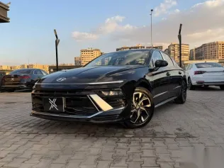 هيونداي سوناتا 2025 أسود جديدة للبيع