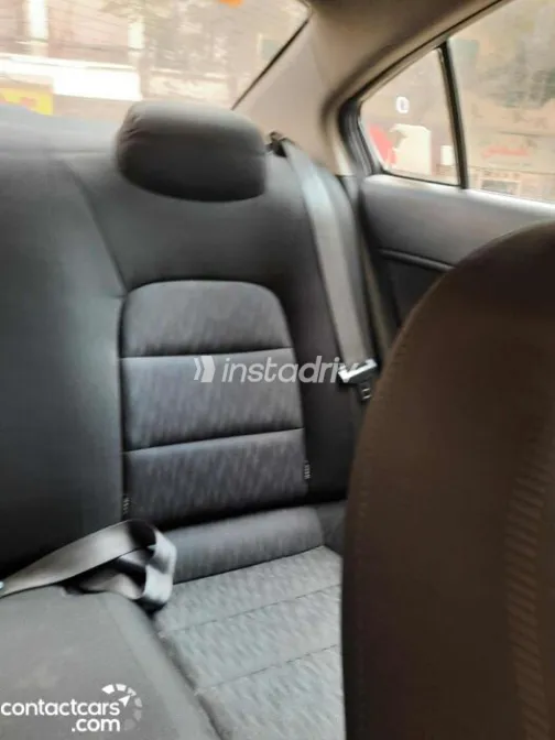 كيا سيراتو 2017 أبيض مستعملة للبيع - 1