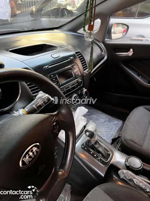 كيا سيراتو 2017 أبيض مستعملة للبيع - 3