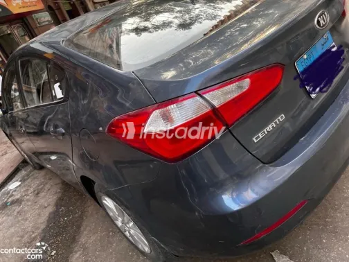 كيا سيراتو 2017 أبيض مستعملة للبيع - 4