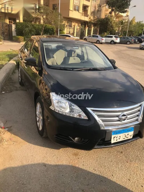 نيسان سنترا 2023 أسود مستعملة للبيع - 1