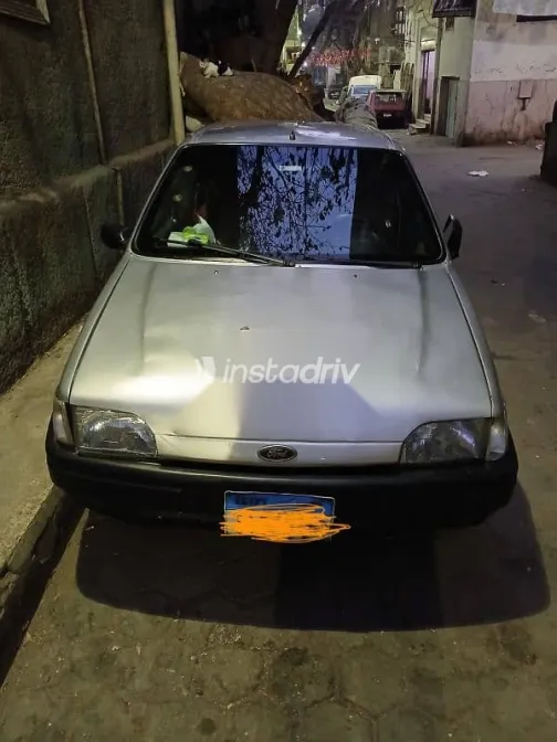 فورد فيستا 1996 فضي مستعملة للبيع - 2