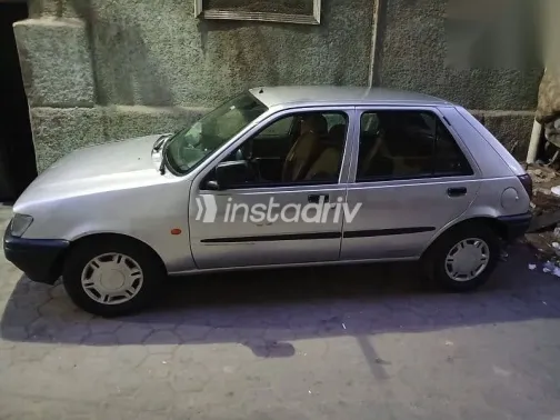 فورد فيستا 1996 فضي مستعملة للبيع - 5