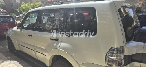 ميتسوبيشي باجيرو 2022 أبيض مستعملة للبيع - 2