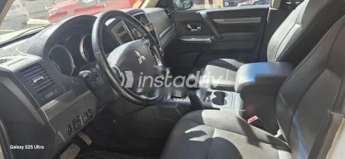 ميتسوبيشي باجيرو 2022 أبيض مستعملة للبيع - 3