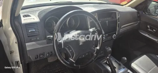 ميتسوبيشي باجيرو 2022 أبيض مستعملة للبيع - 4