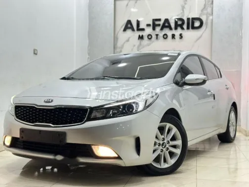 كيا K3 2016 فضي مستعملة للبيع - 1