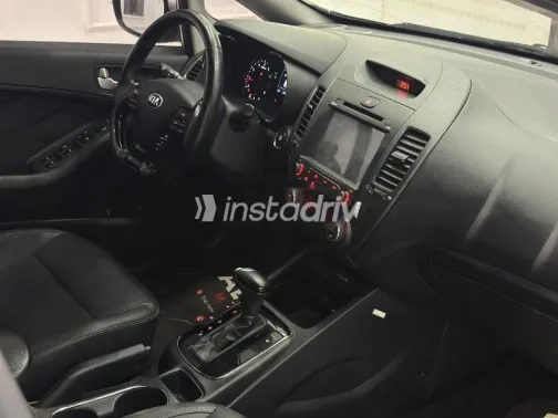 كيا K3 2016 فضي مستعملة للبيع - 4