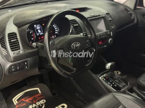 كيا K3 2016 فضي مستعملة للبيع - 5