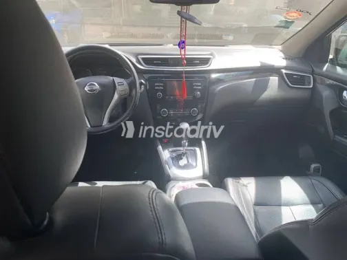 نيسان قشقاي 2017 أبيض مستعملة للبيع - 1