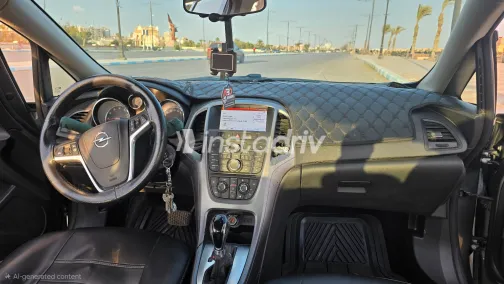 اوبل أسترا 2020 أبيض مستعملة للبيع - 1