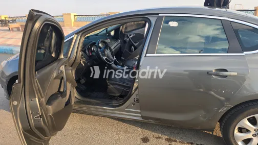 اوبل أسترا 2020 أبيض مستعملة للبيع - 2