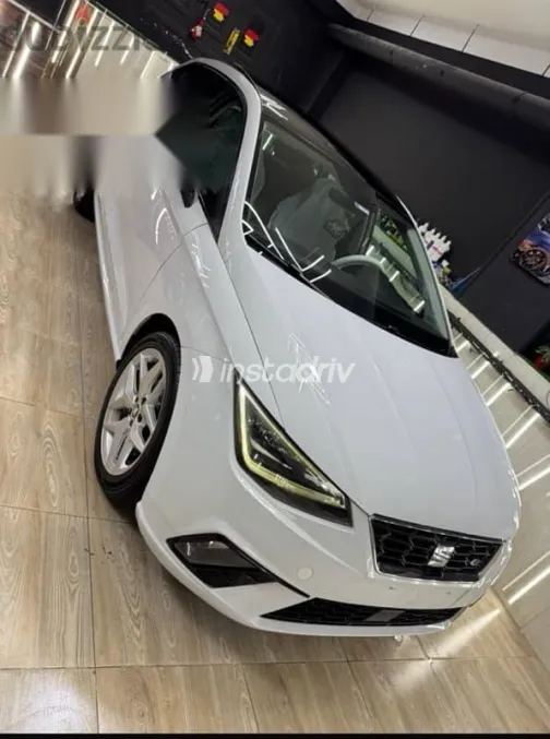 سيات ابيزا 2019 أبيض مستعملة للبيع - 2