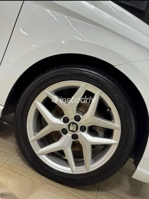 سيات ابيزا 2019 أبيض مستعملة للبيع - 8