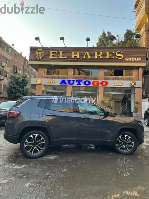 جيب كومباس 2025 رمادي جديدة للبيع - 3