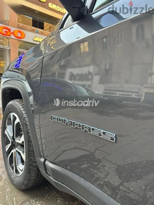 جيب كومباس 2025 رمادي جديدة للبيع - 9