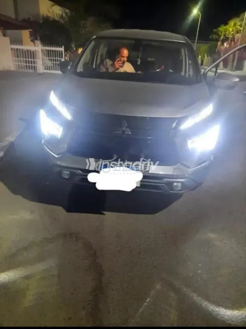 Mitsubishi Xpander 2024 Silver Used for Sale - 1