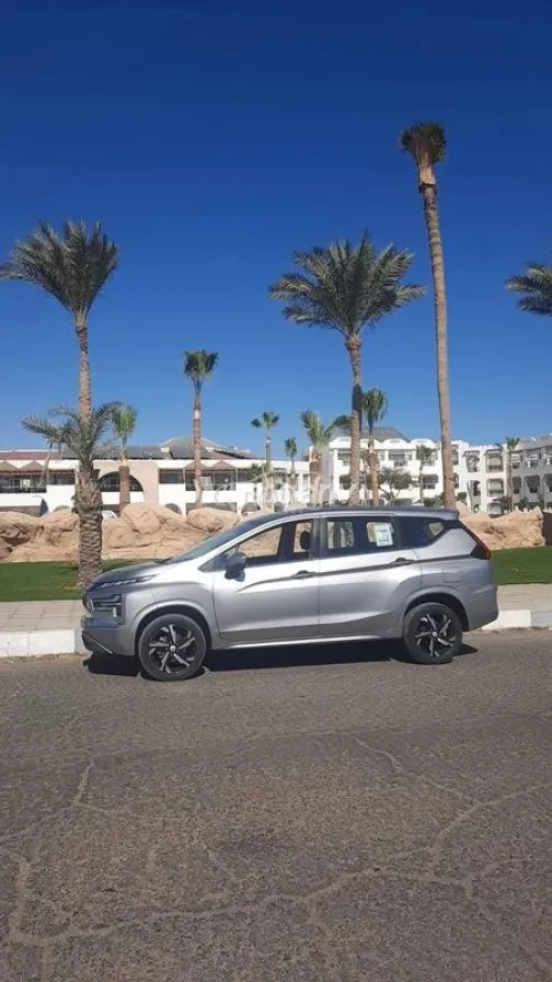 Mitsubishi Xpander 2024 Silver Used for Sale - 2