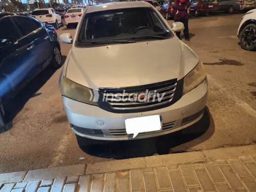 جيلي امجراند 7 2017 أبيض مستعملة للبيع - 2