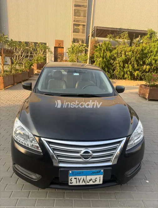 نيسان سنترا 2019 أبيض مستعملة للبيع - 1