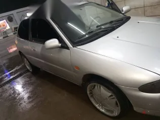 ميتسوبيشي كولت 1993 فضي مستعملة للبيع