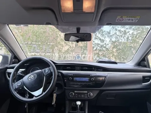 تويوتا كورولا 2015 رمادي مستعملة للبيع - 9