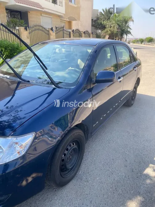 تويوتا كورولا 2007 أزرق غامق مستعملة للبيع - 2