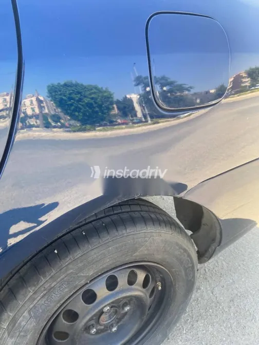 تويوتا كورولا 2007 أزرق غامق مستعملة للبيع - 4