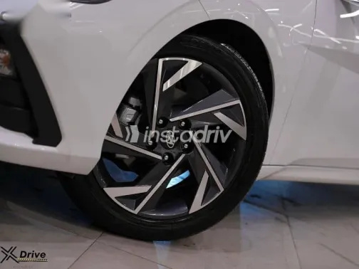 هيونداي إلنترا 2025 أبيض جديدة للبيع - 2