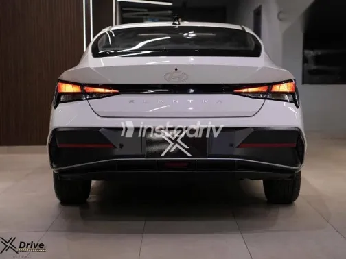 هيونداي إلنترا 2025 أبيض جديدة للبيع - 4