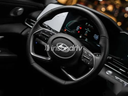 هيونداي إلنترا 2025 أبيض جديدة للبيع - 5