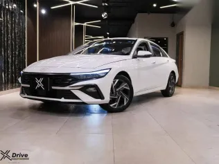 هيونداي إلنترا 2025 أبيض جديدة للبيع