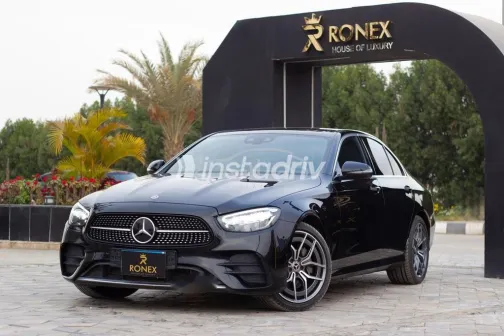 مرسيدس E 200 2022 أسود مستعملة للبيع - 2