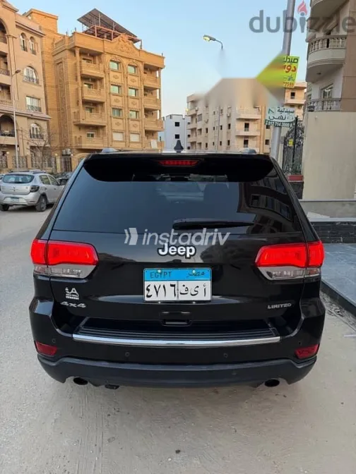 جيب شيروكي 2021 أسود مستعملة للبيع - 2