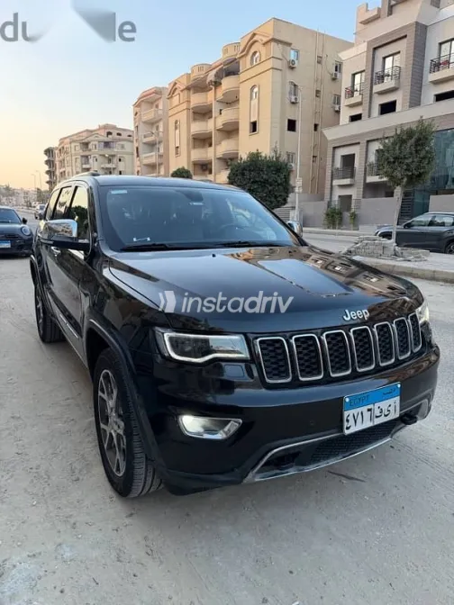 جيب شيروكي 2021 أسود مستعملة للبيع - 4