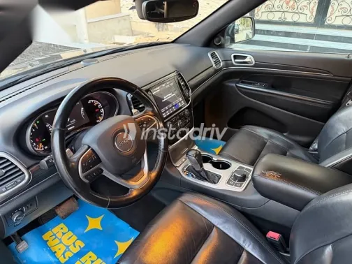 جيب شيروكي 2021 أسود مستعملة للبيع - 7