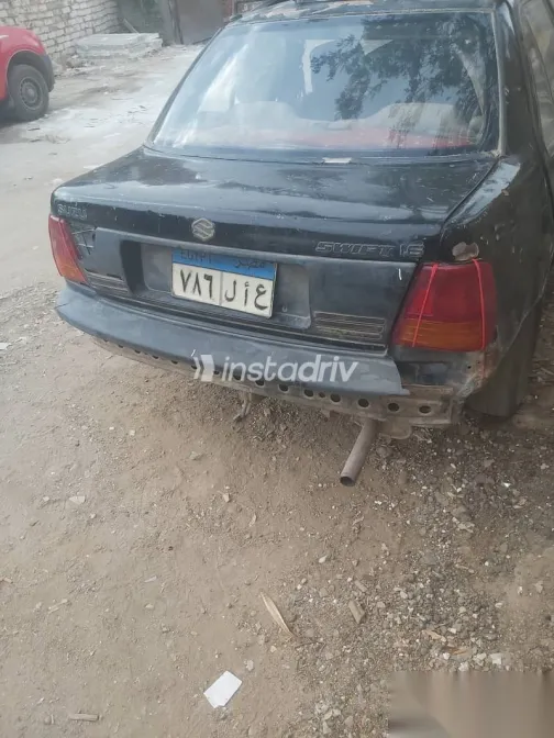 سوزوكى سويفت 1996 أسود مستعملة للبيع - 3