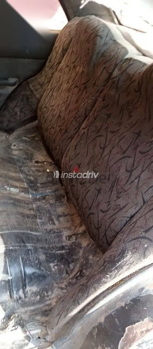 سوزوكى سويفت 1996 أسود مستعملة للبيع - 9