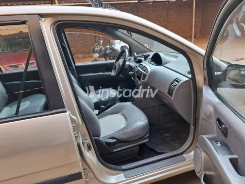 هيونداي ماتريكس 2007 برونزي مستعملة للبيع - 2